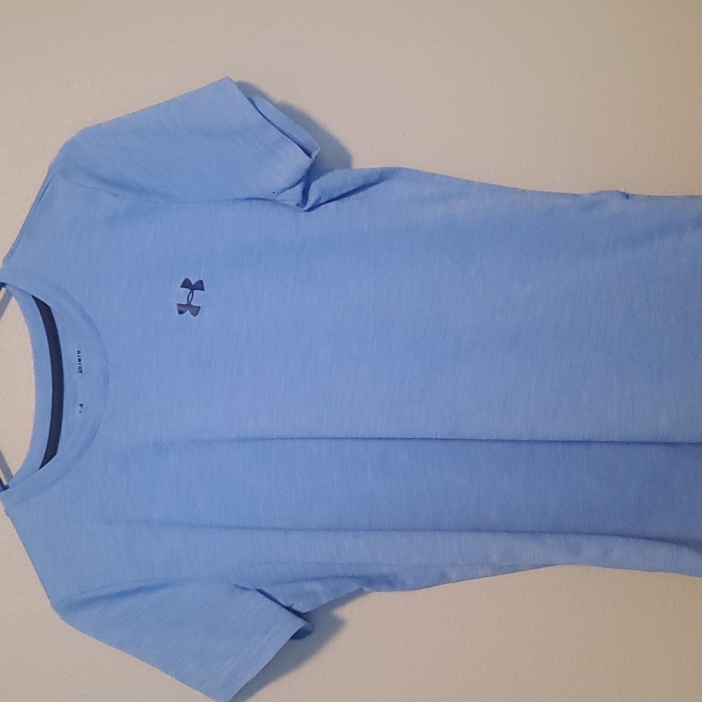 Women's Under Armour shirt